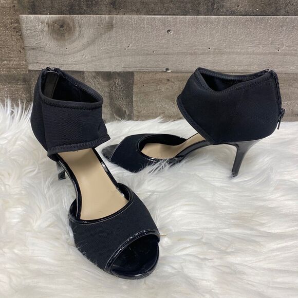 Nine West Women’s Garofalo Peep Toe Hooded Heel Pump Size 9 Black Elastic Zip Up - Picture 3 of 8